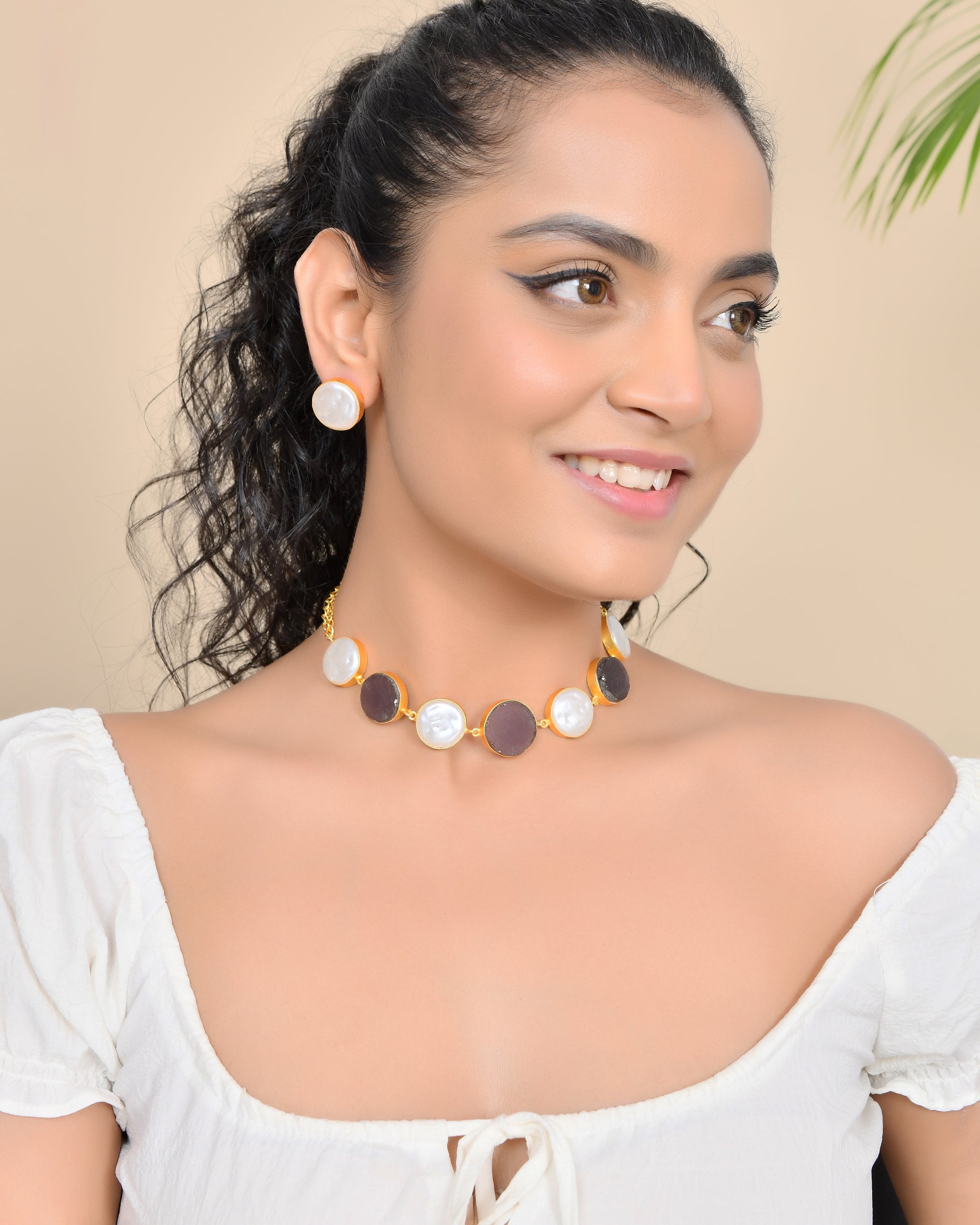 CHIC PEARL AND AMETHYST NECKLACE